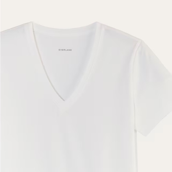 Brand new unworn, Everlane, women’s V-neck T-shirt, size large FREE SHIPPING! - Picture 1 of 3